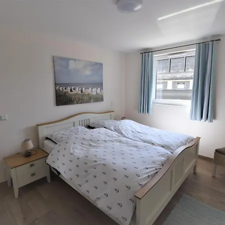 Casa de Férias Smucke Huus - 6 Personen Strandnah Unter Reet In - 3 Sz - Finnische Sauna - 2 Strandkoerbe - 650m *